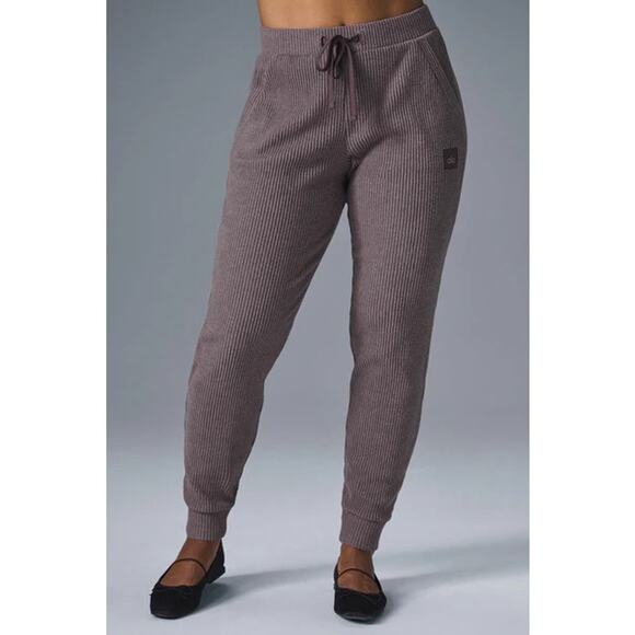Alo Yoga Muse Ribbed Knit Sweatpants Raisinette Heather Lounge Cozy Minimal Luxe - Picture 2 of 11